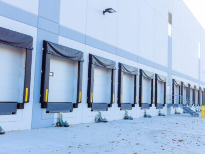 Brama w magazynie nie otwiera się lub zacina